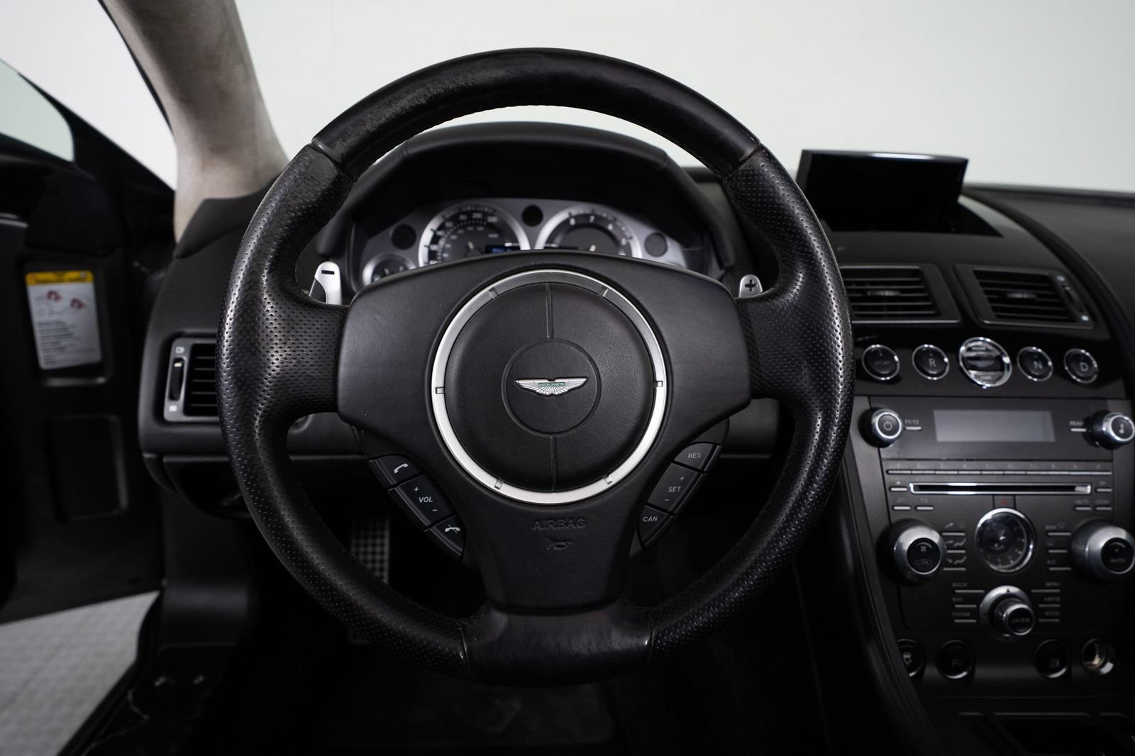 Used 2012 Aston Martin V8 Vantage Roadster RWD image 21