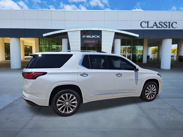 Used 2023 Chevrolet Traverse Premier FWD image 8