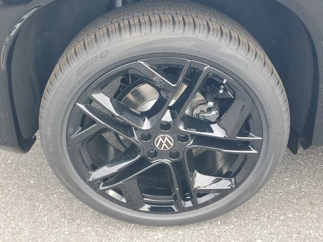 New 2026 Volkswagen Tiguan SE R-Line FWD image 5