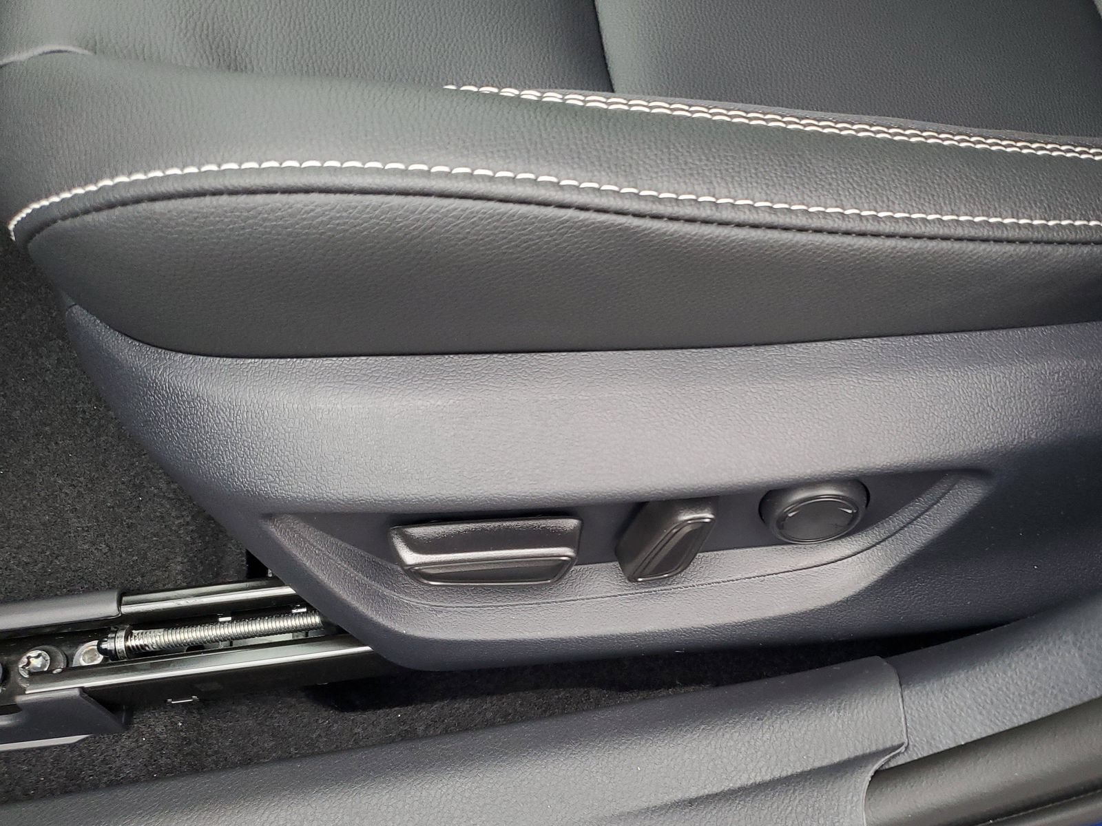 New 2026 Toyota Camry SE FWD image 18