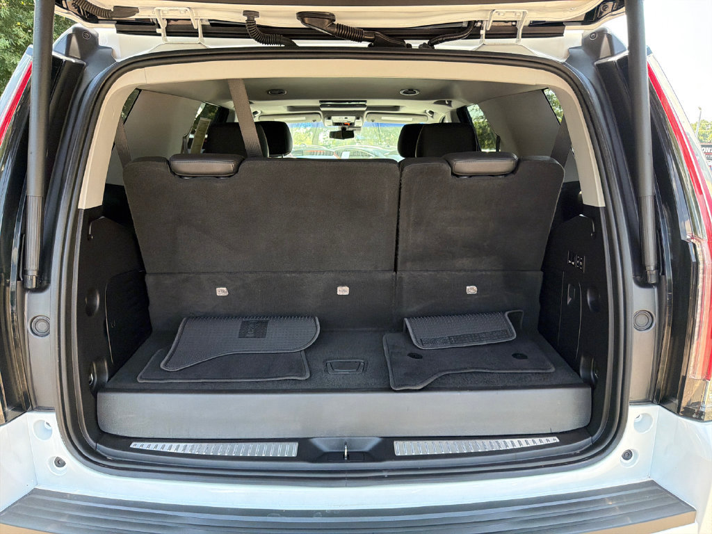 Used 2019 Cadillac Escalade Luxury RWD image 18