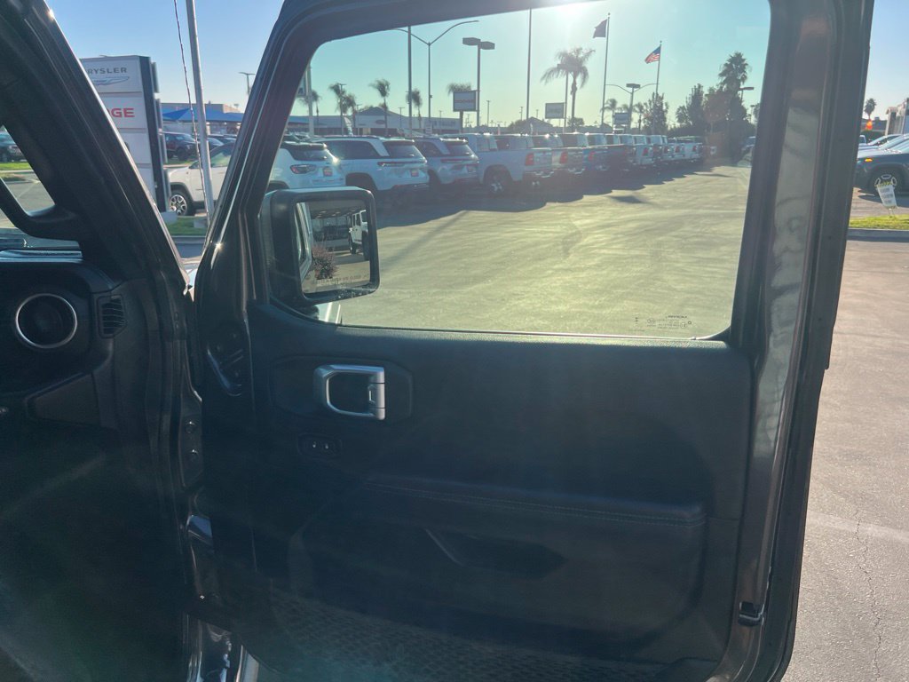 Used 2023 Jeep Wrangler Unlimited Rubicon 4xe w/ Cold Weather Group AWD/4WD image 30