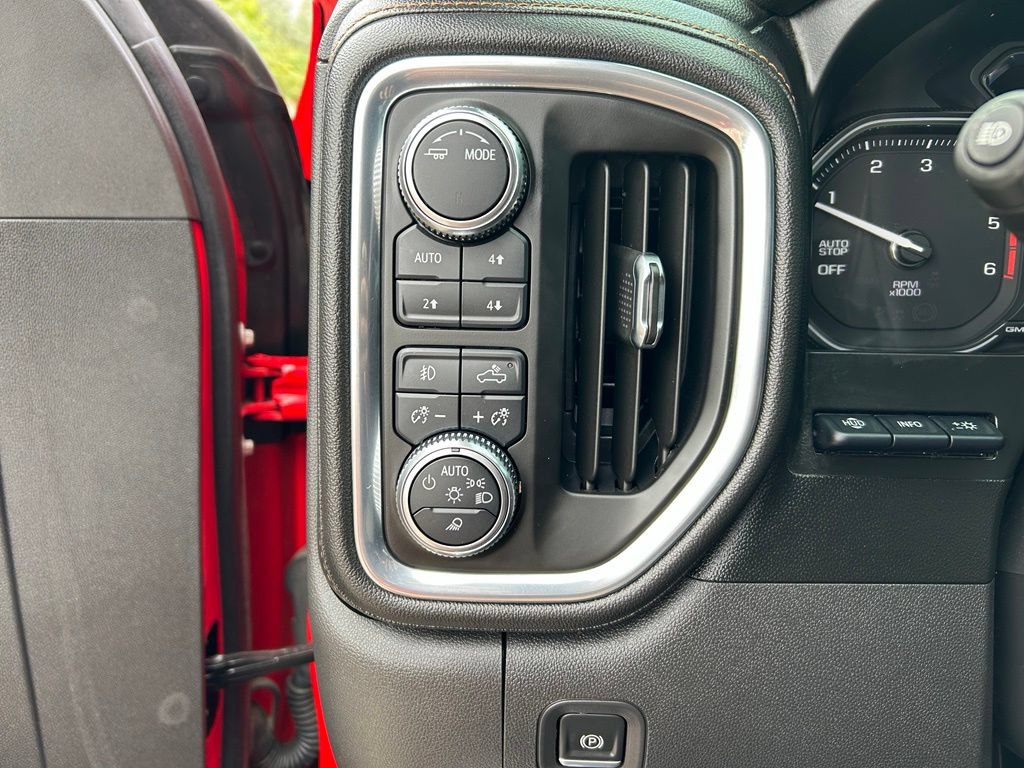 Used 2021 GMC Sierra 1500 AT4 w/ Technology Package AWD/4WD image 15