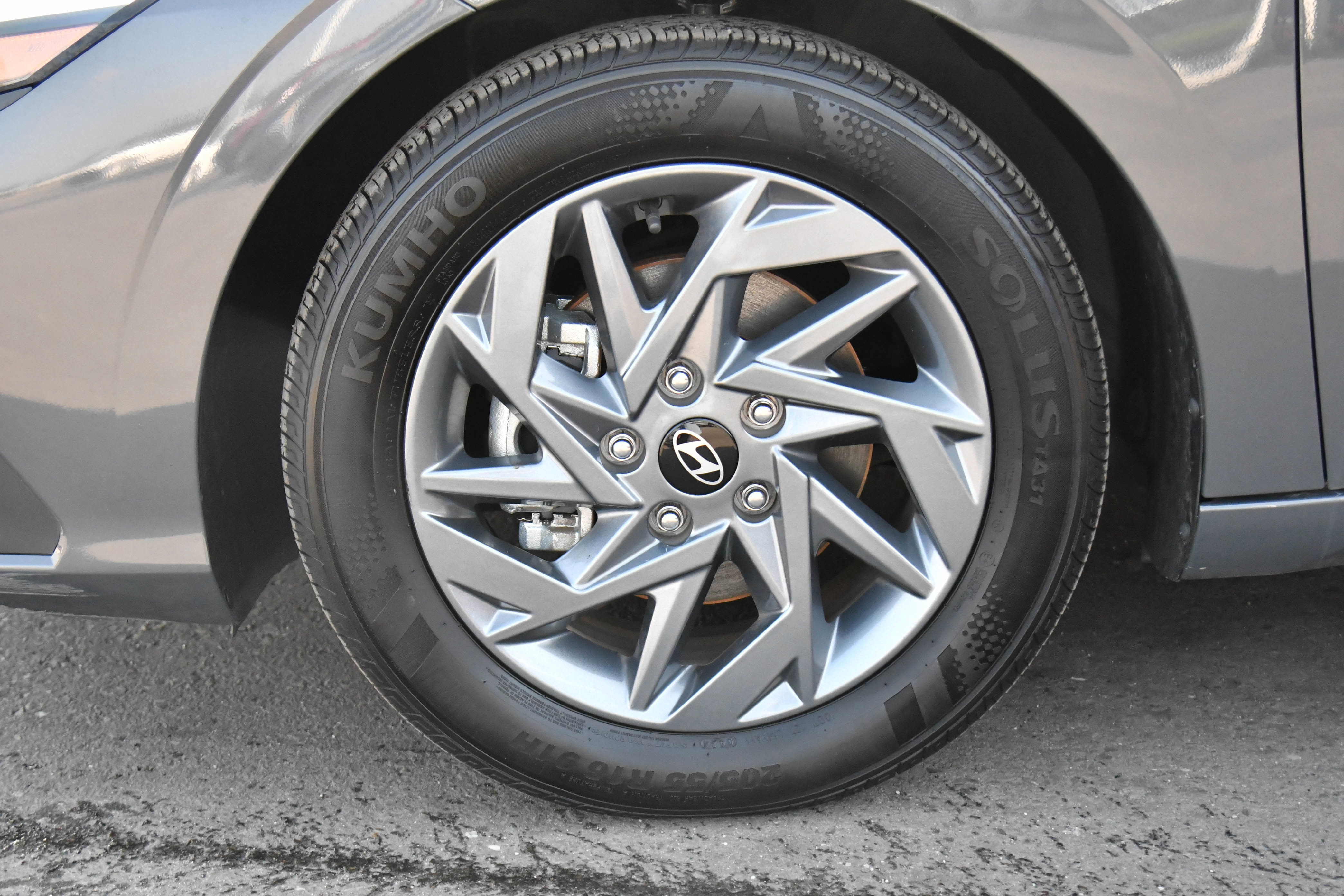 Used 2024 Hyundai Elantra SEL image 12