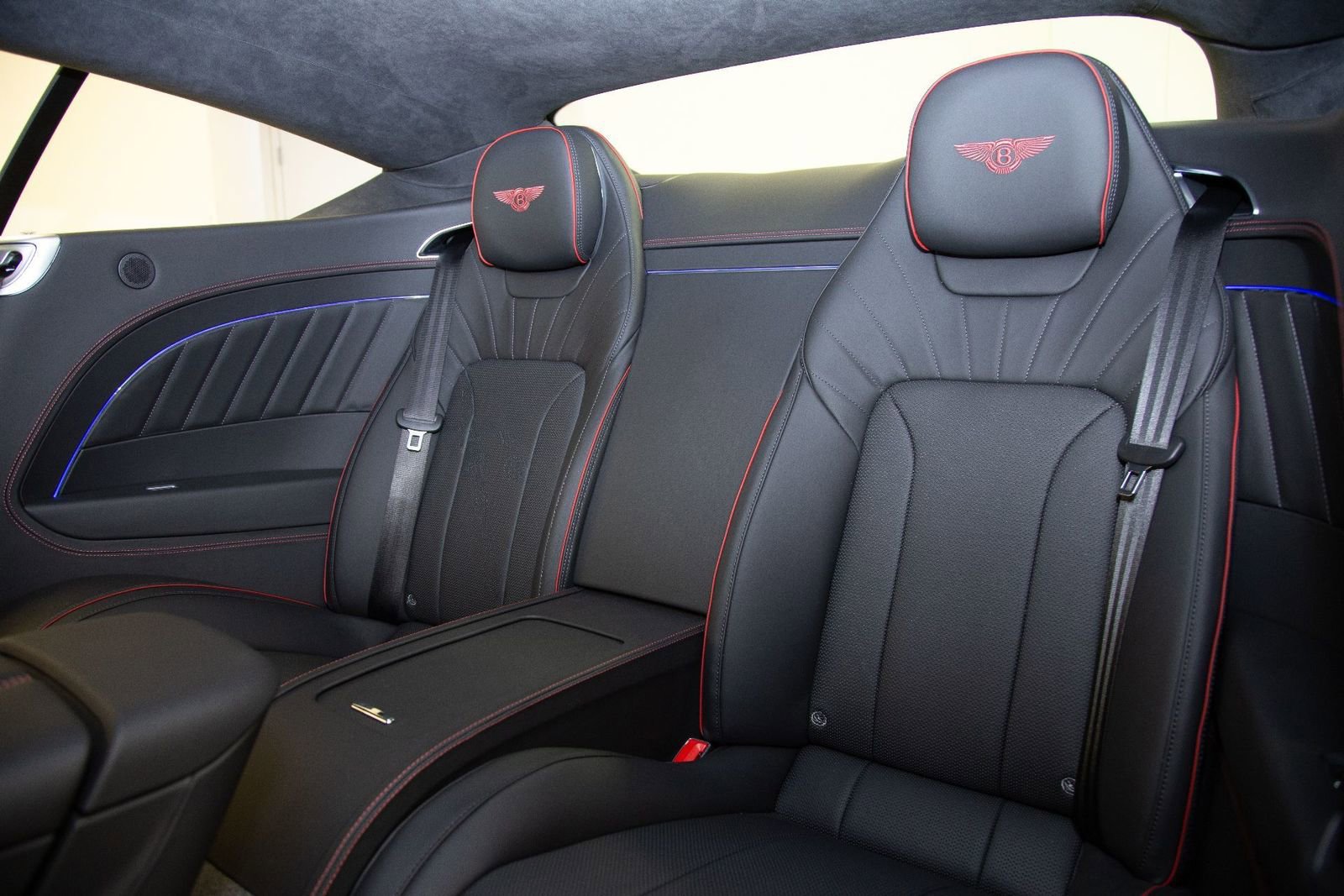 Used 2024 Bentley Continental GT image 5