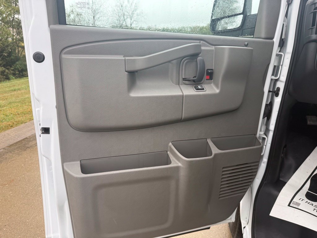 Used 2025 Chevrolet Express 2500 w/ Driver Convenience Package RWD image 19