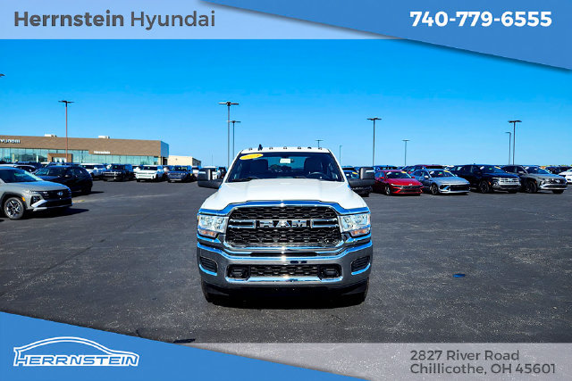 Used 2024 RAM 3500 Tradesman w/ Chrome Appearance Group AWD/4WD image 2