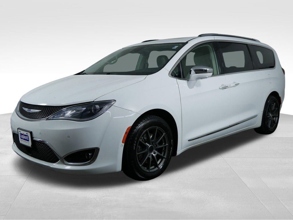 Used 2018 Chrysler Pacifica Limited w/ Tire & Wheel Group FWD image 5