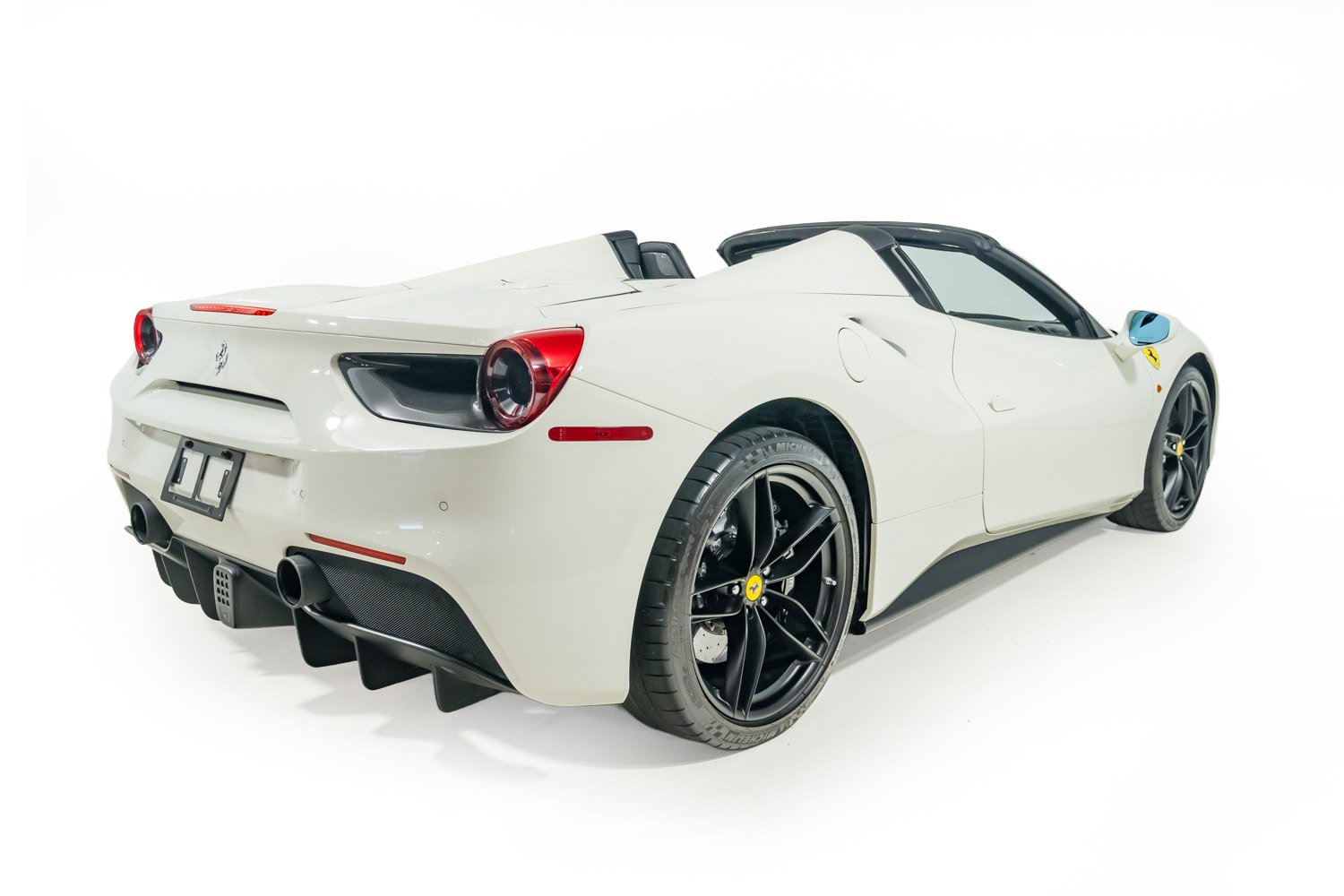 Used 2018 Ferrari 488 Spider RWD image 19