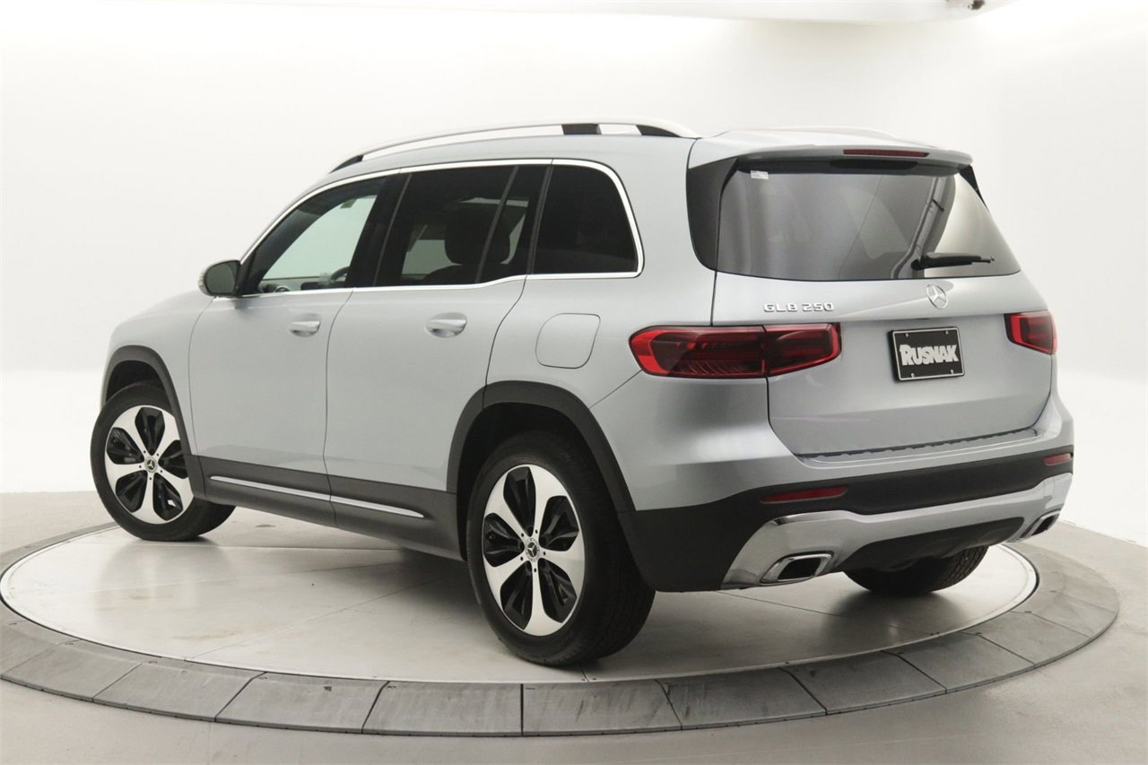 New 2026 Mercedes-Benz GLB 250 image 2