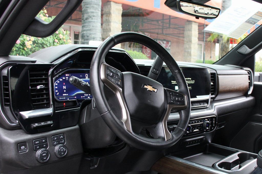 Used 2024 Chevrolet Silverado 2500 High Country w/ Technology Package image 21