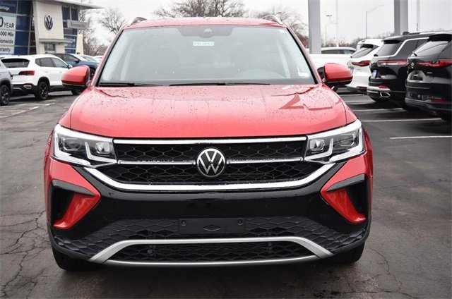 Certified 2022 Volkswagen Taos SEL w/ Panoramic Sunroof Package image 4