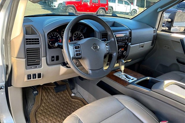 Used 2008 Nissan Titan LE w/ Tow Pkg image 13