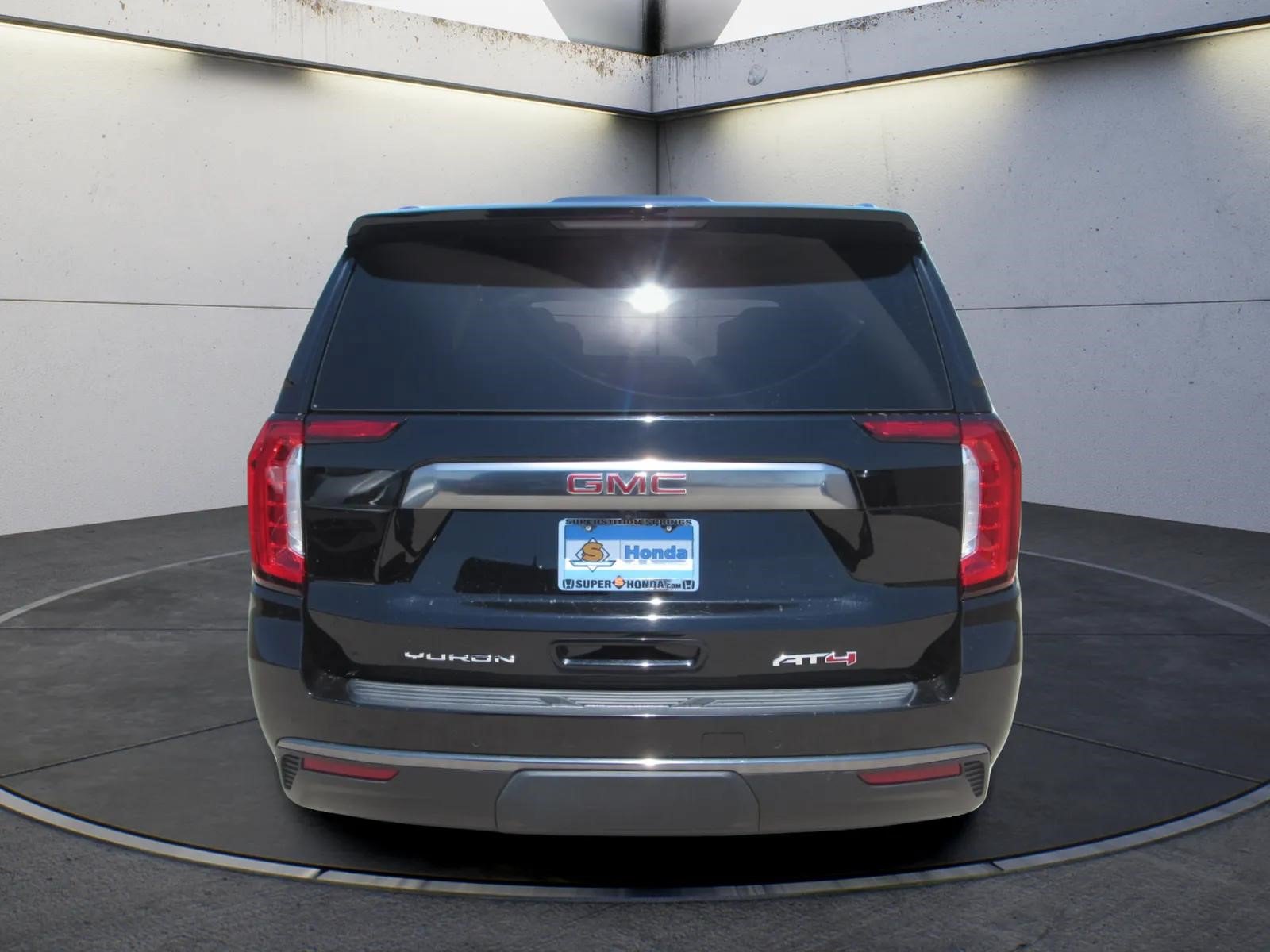 Used 2021 GMC Yukon XL AT4 w/ AT4 Premium Plus Package AWD/4WD image 7
