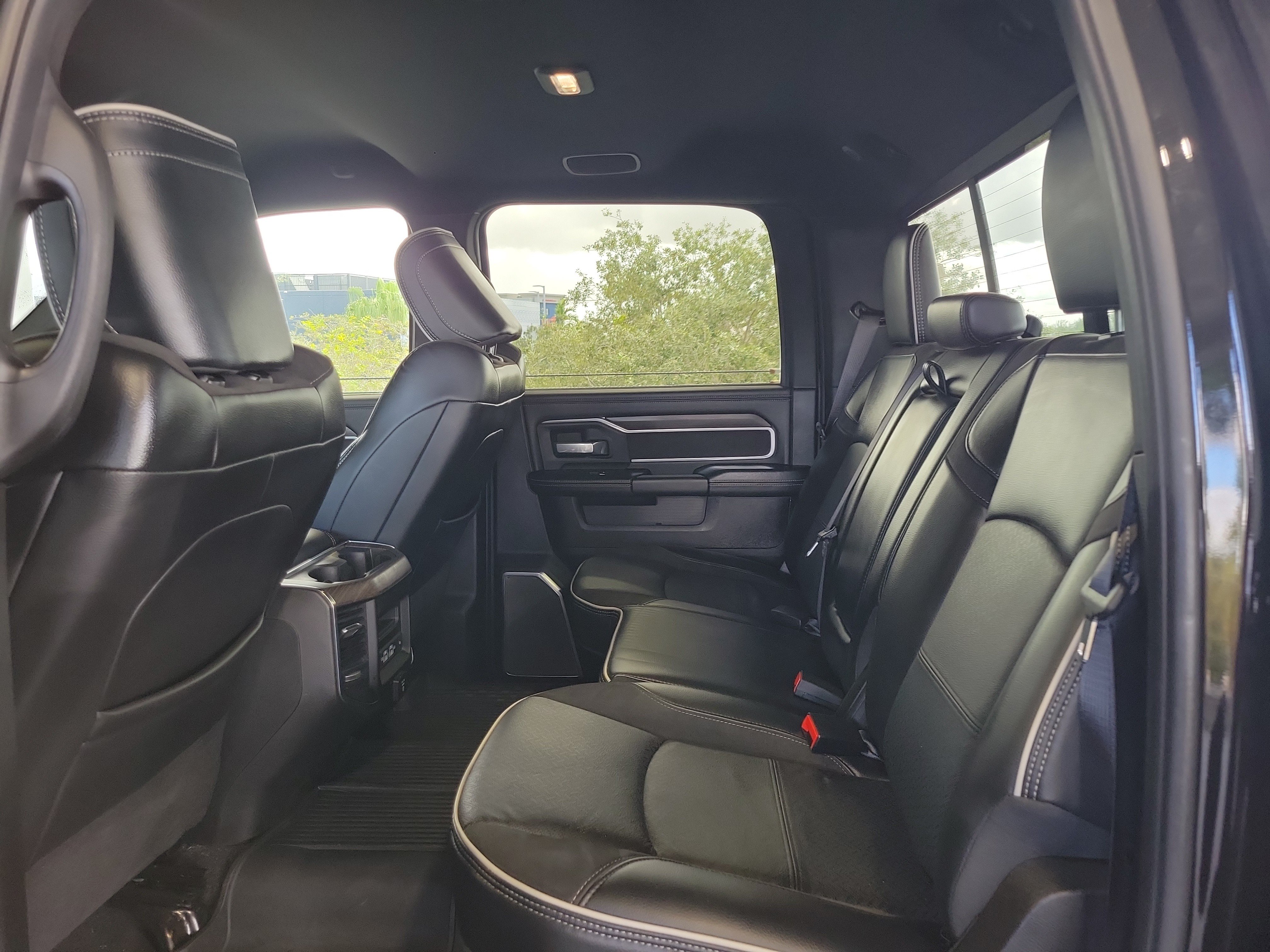 Used 2025 RAM 2500 Limited AWD/4WD image 9