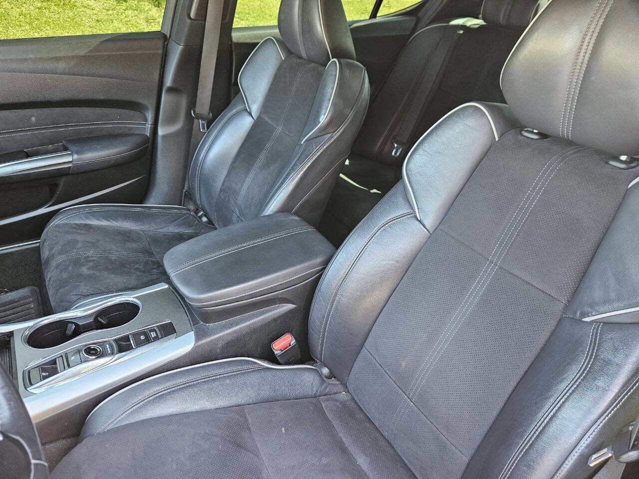Used 2018 Acura TLX V6 w/ Technology & A-SPEC Pkg FWD image 13