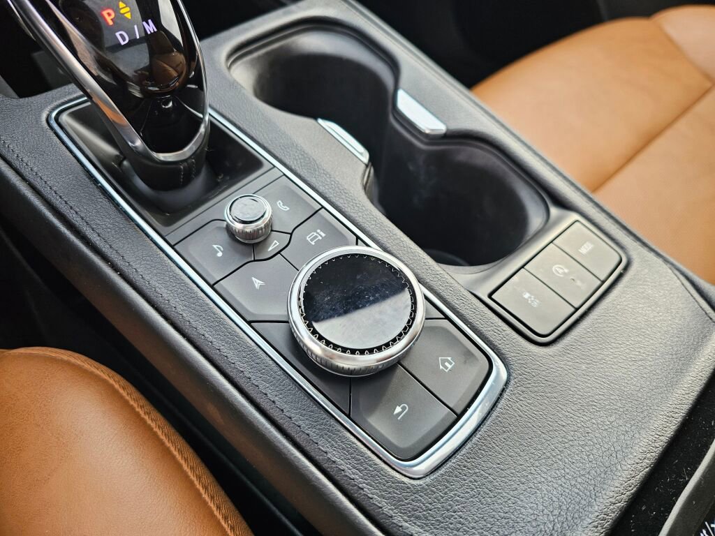 Used 2025 Cadillac XT4 Sport image 33