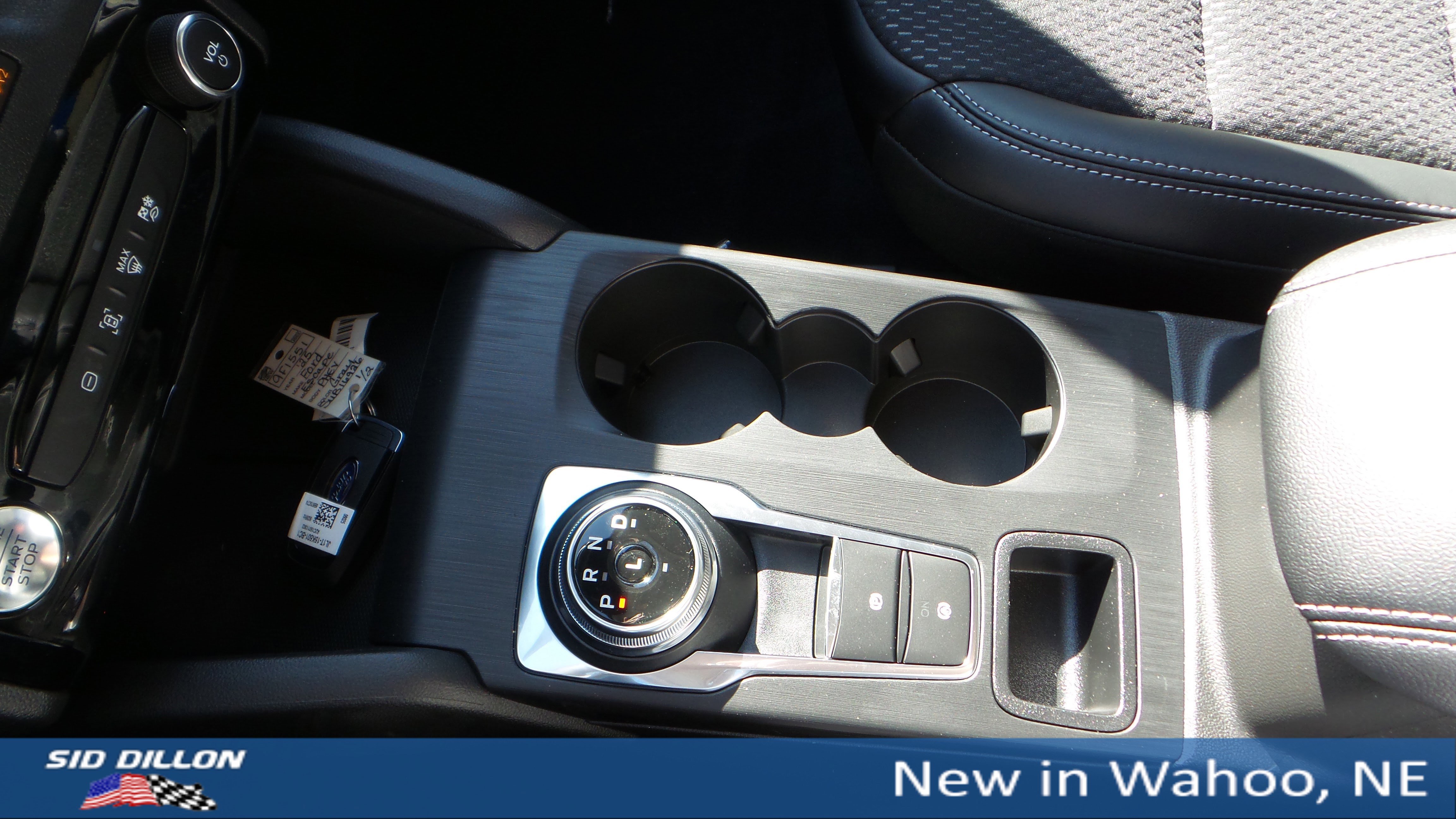 New 2025 Ford Escape SE image 17