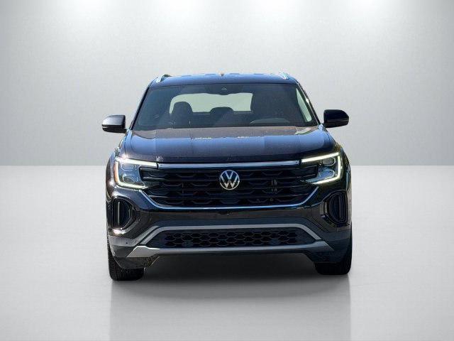 Used 2024 Volkswagen Atlas Cross Sport SE FWD image 2