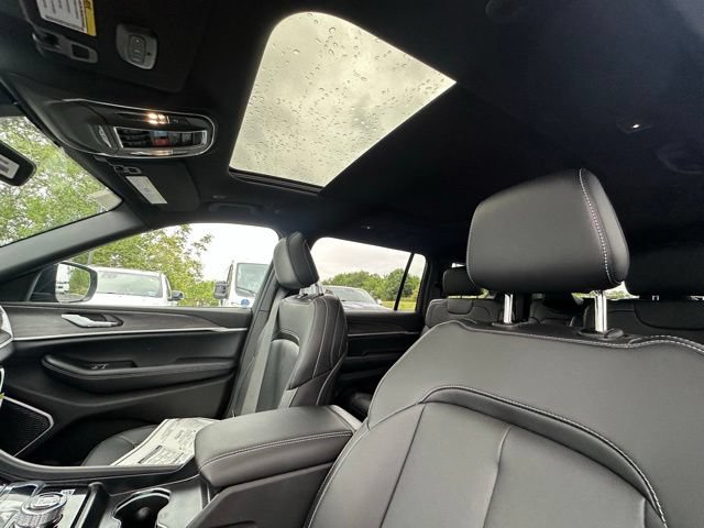 New 2026 Jeep Grand Cherokee L Limited AWD/4WD image 24