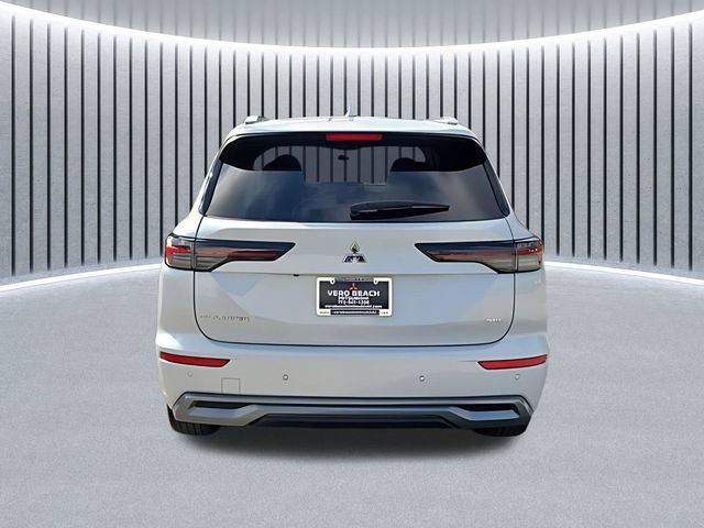 New 2026 Mitsubishi Outlander SEL FWD image 5