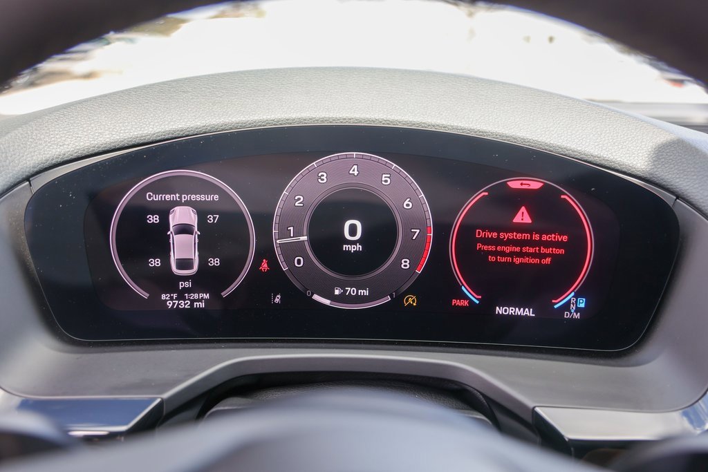 Used 2024 Porsche Panamera image 11