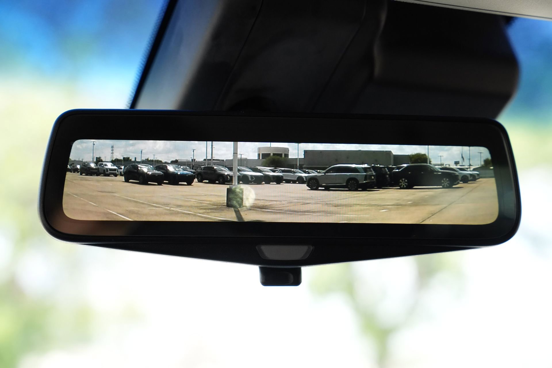 Used 2018 Cadillac Escalade ESV Luxury image 16