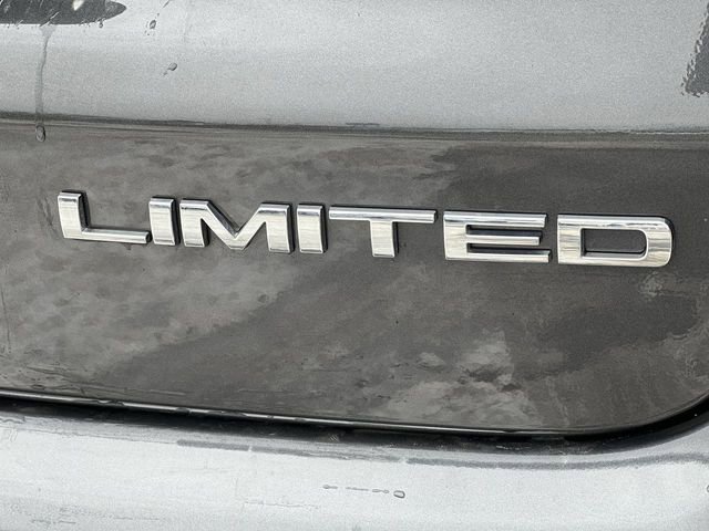 Used 2024 Jeep Compass Limited image 11