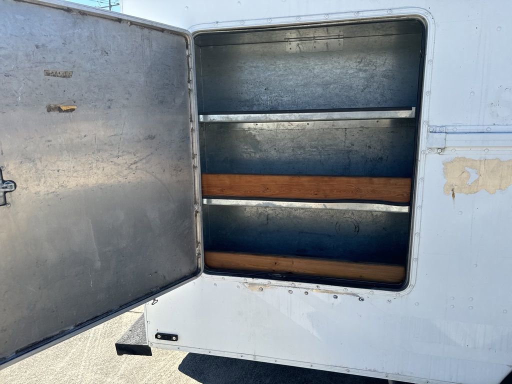 Used 2015 Ford E-350 and Econoline 350 Super Duty image 13