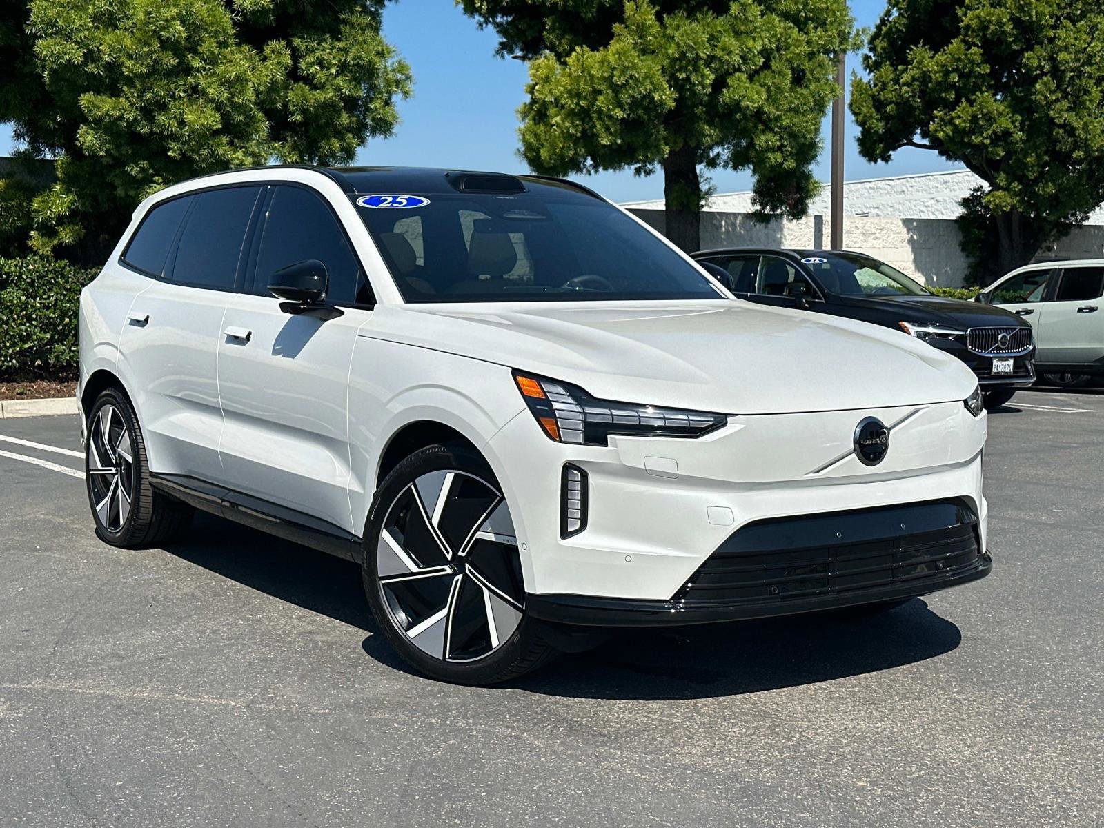 Certified 2025 Volvo EX90 Ultra image 1
