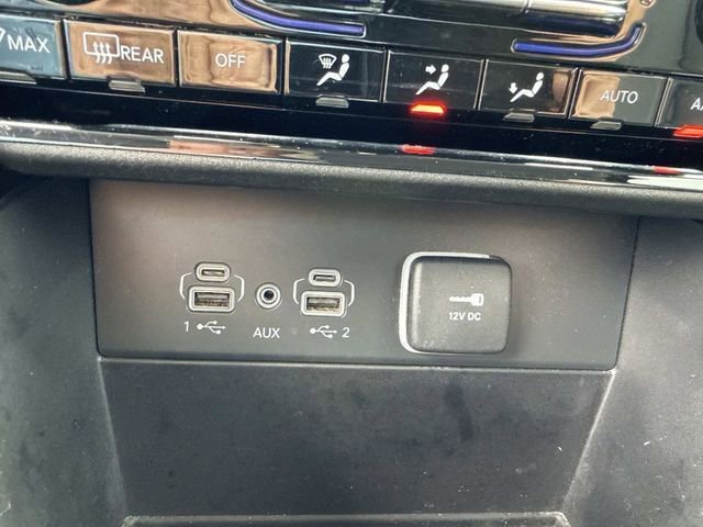 Used 2023 Jeep Grand Cherokee Limited RWD image 28