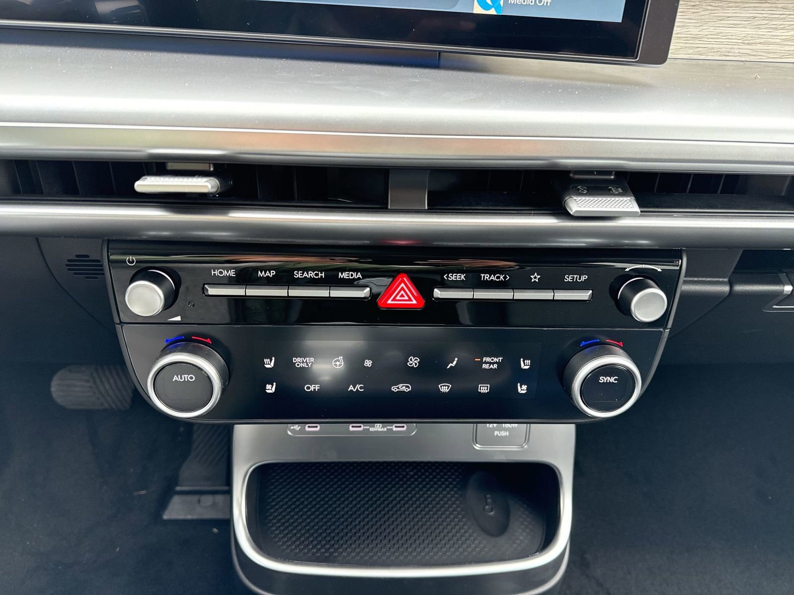 New 2026 Hyundai Ioniq 9 Limited image 21