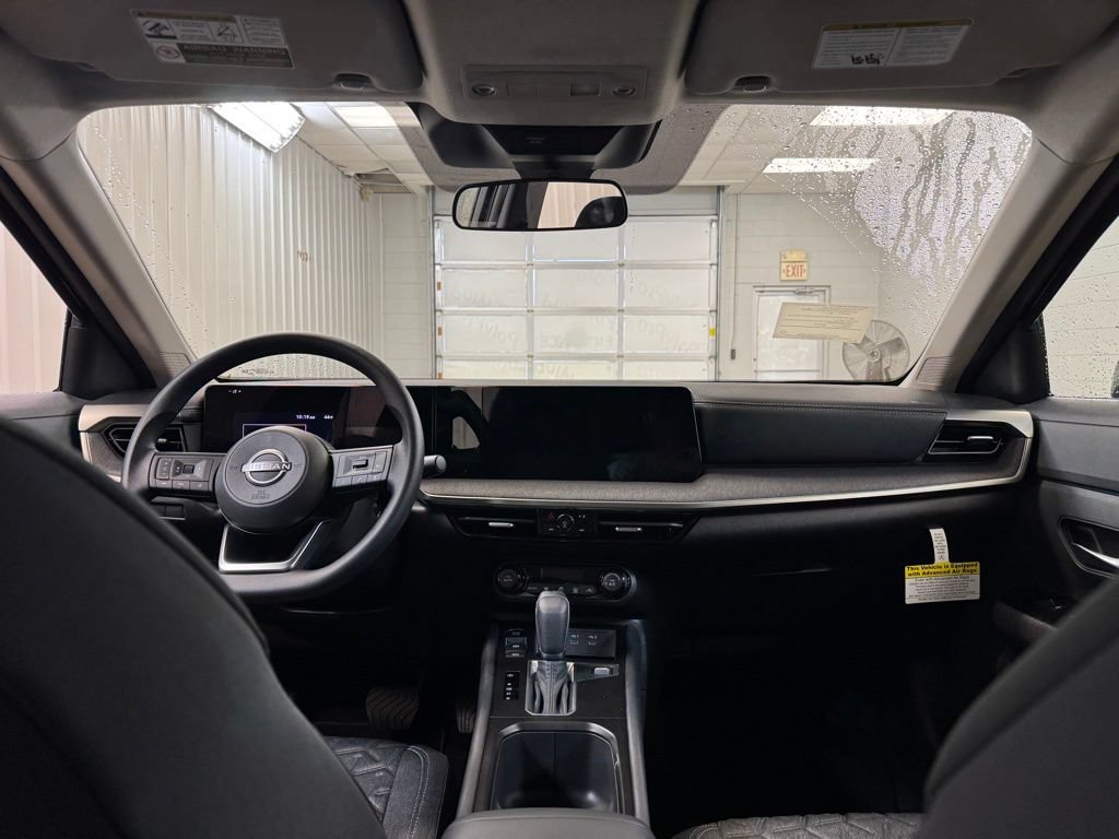 Used 2026 Nissan Kicks SV AWD/4WD image 17