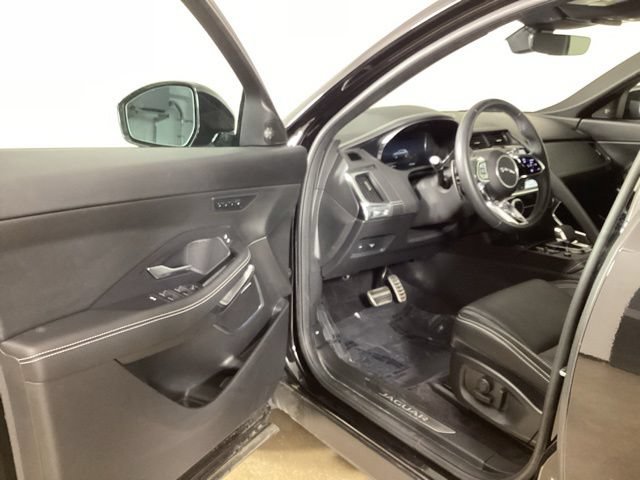 Used 2024 Jaguar E-PACE R-Dynamic SE AWD/4WD image 9