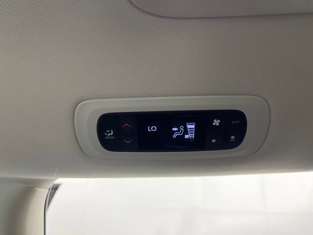Used 2024 Chrysler Pacifica Touring-L FWD image 49