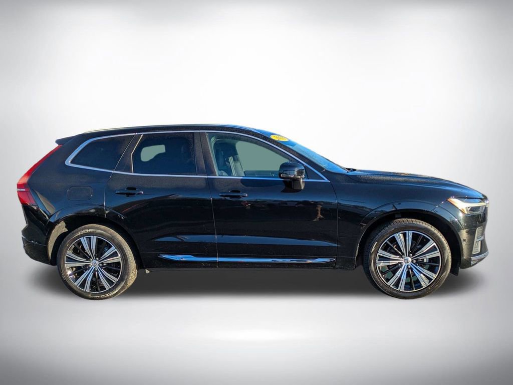 Used 2023 Volvo XC60 B5 Ultimate image 3