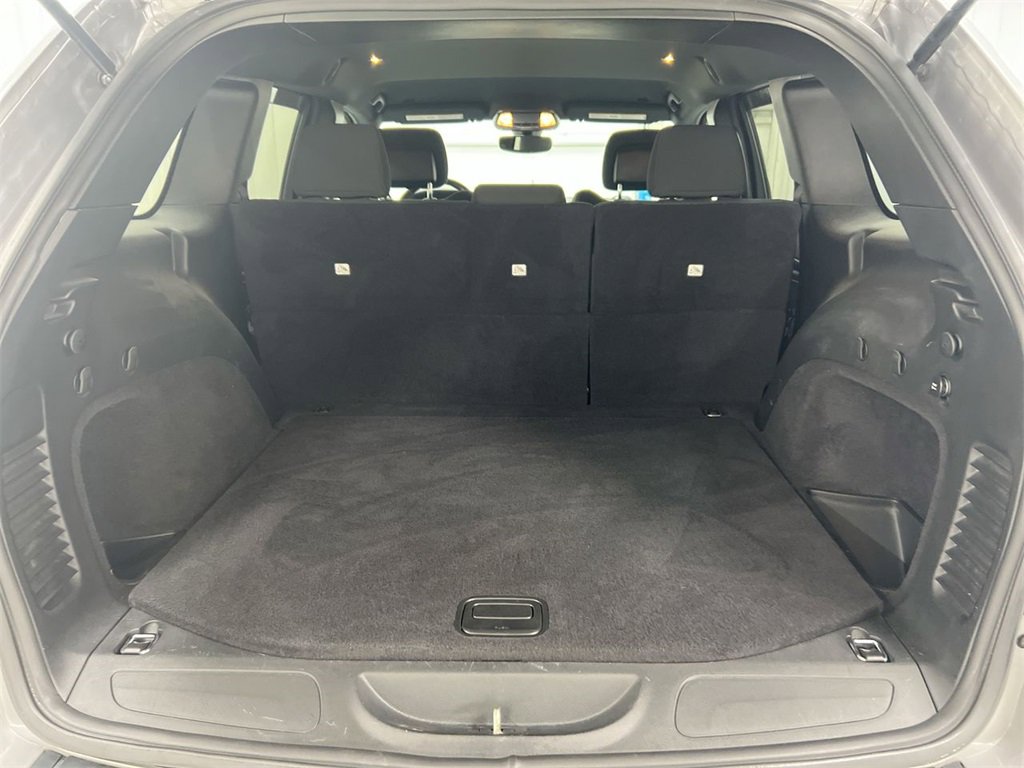 Used 2020 Jeep Grand Cherokee Laredo w/ 18" Wheel & 8.4" Radio Group image 24