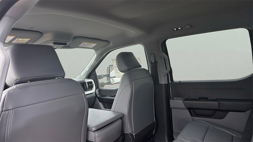 New 2025 Ford F350 XL w/ XL Chrome Package image 15