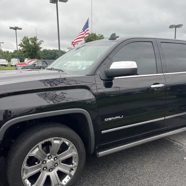 Used 2017 GMC Sierra 1500 Denali w/ Denali Ultimate Package AWD/4WD image 2