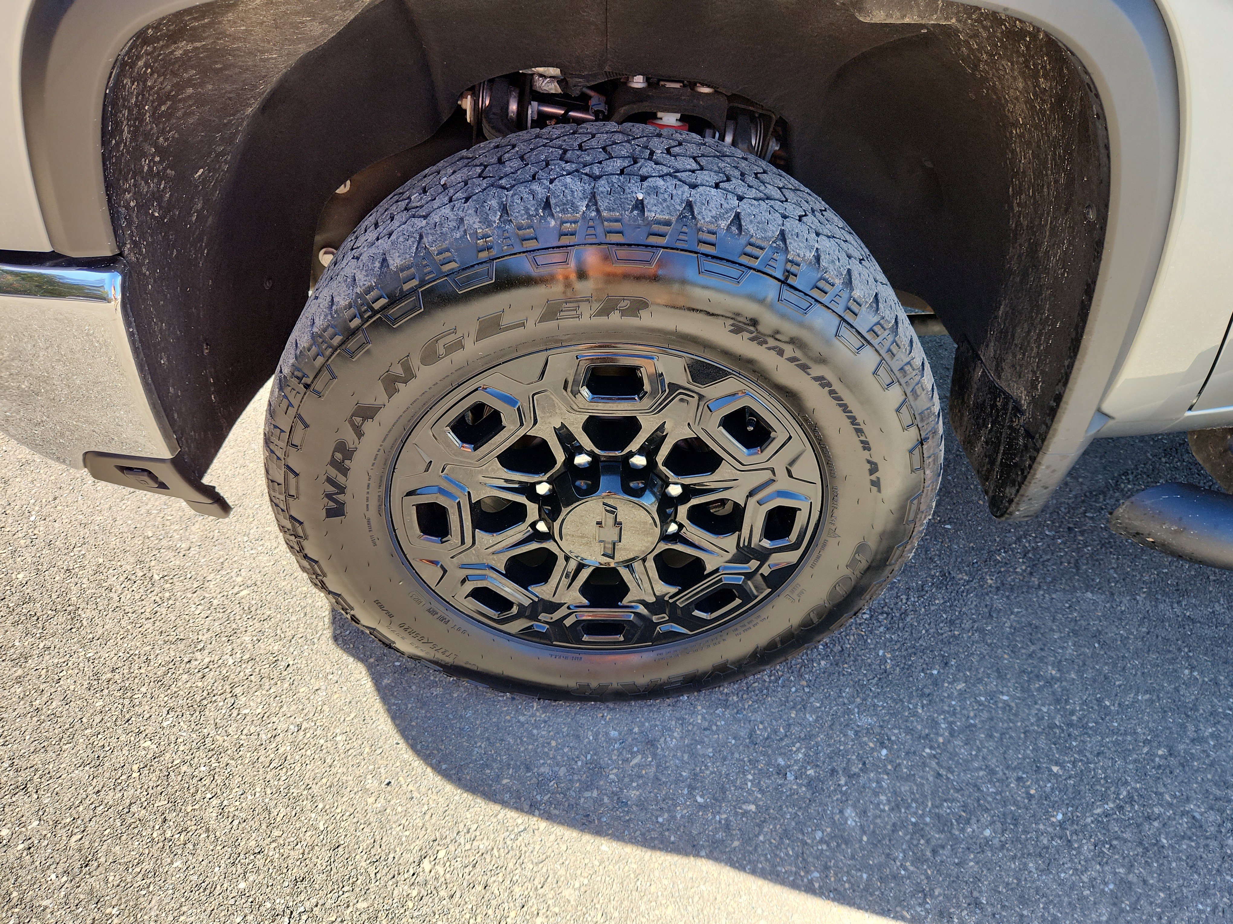 Used 2024 Chevrolet Silverado 2500 LTZ w/ LTZ Convenience Package image 46