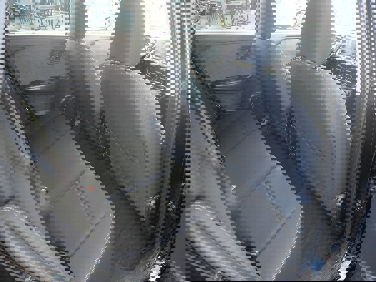 Used 2023 Nissan Rogue S image 25