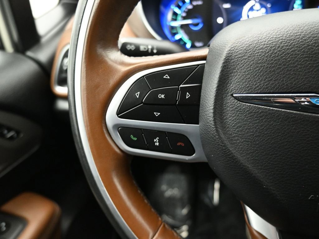 Used 2021 Chrysler Pacifica Limited w/ Premium & Safety Sphere Group image 26