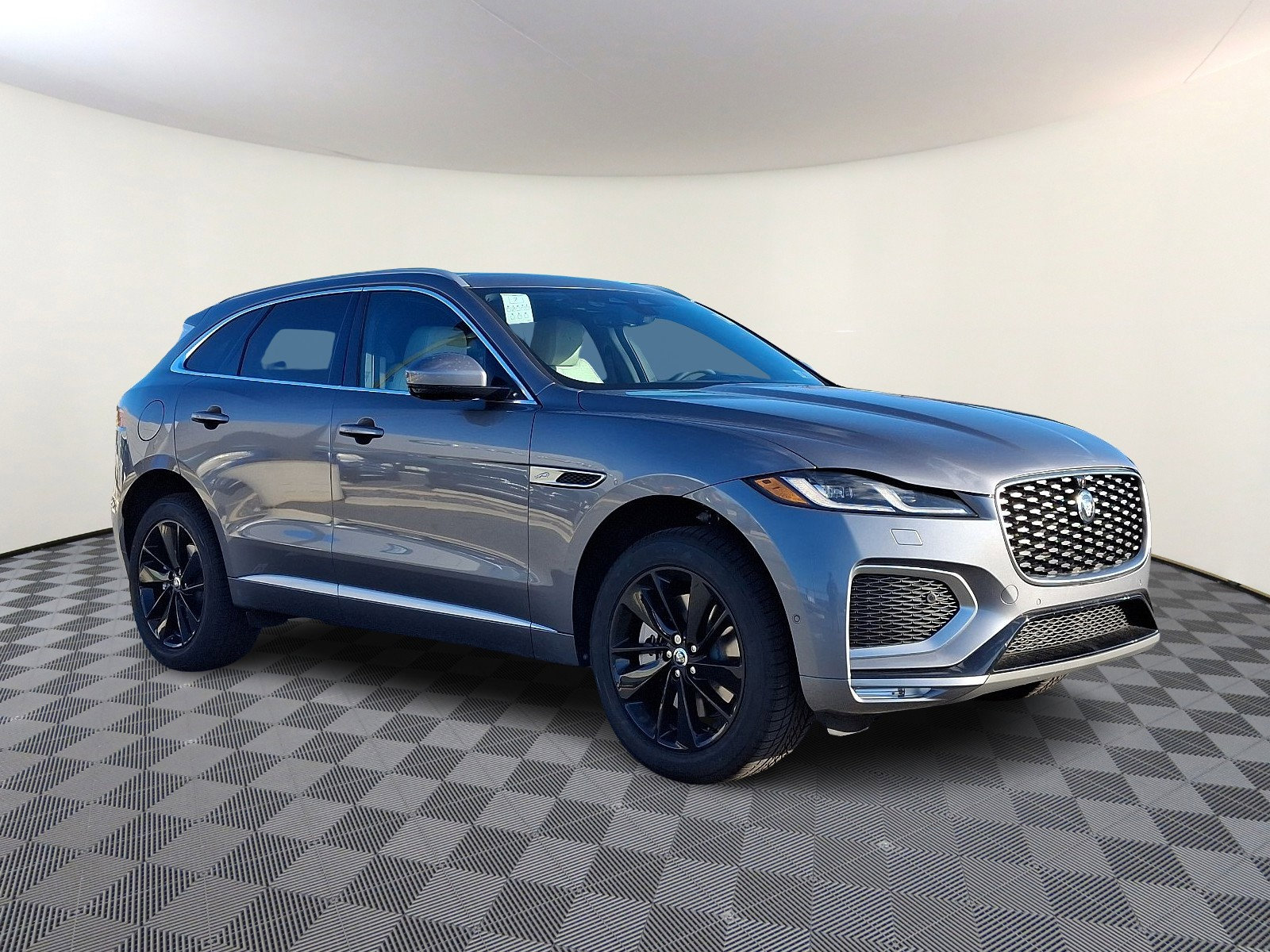 New 2026 Jaguar F-PACE R-Dynamic S image 5