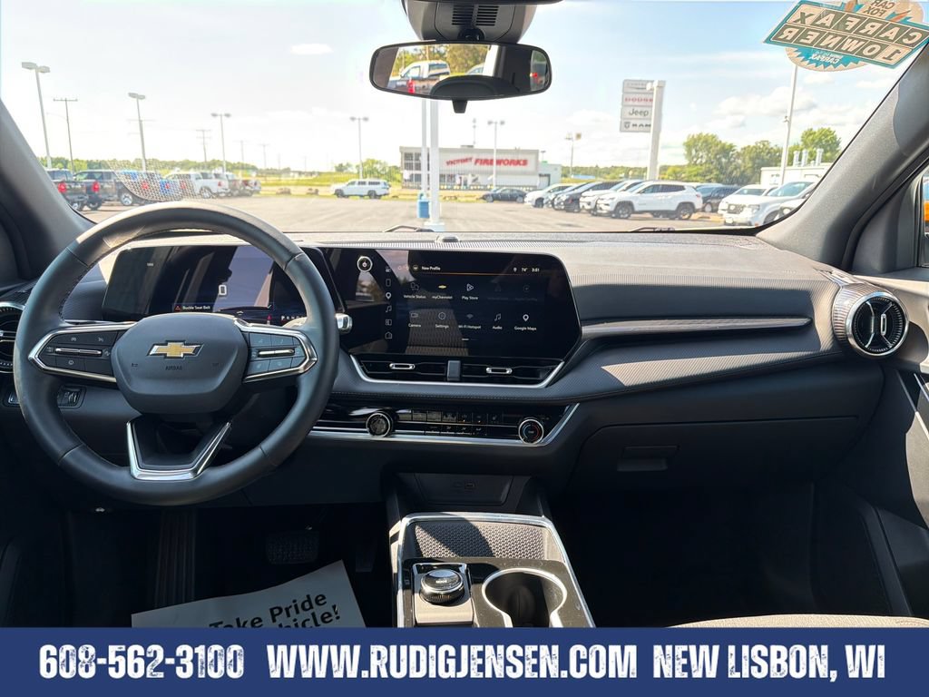 Used 2026 Chevrolet Equinox LT AWD/4WD image 12