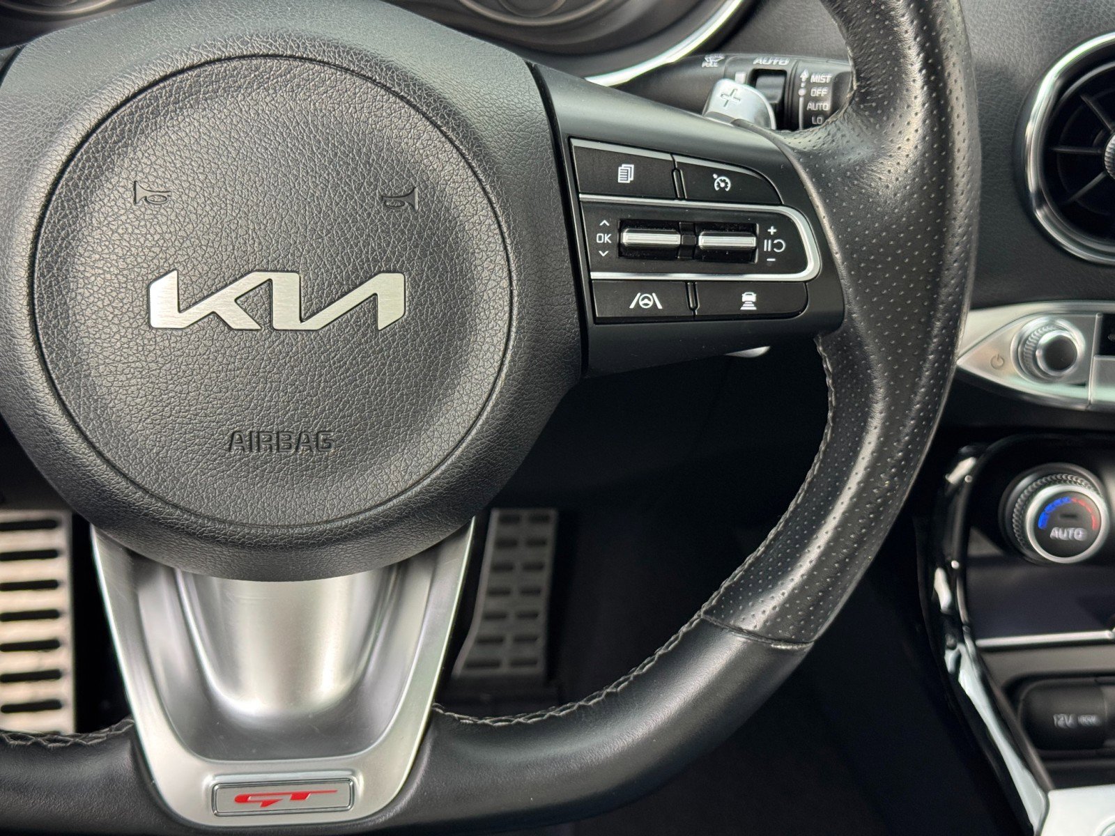 Used 2022 Kia Stinger GT1 image 21