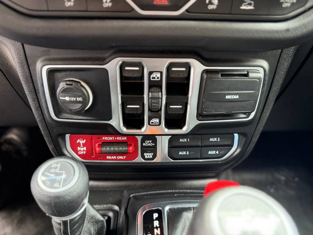 Used 2025 Jeep Wrangler Unlimited Rubicon w/ Safety Group AWD/4WD image 21