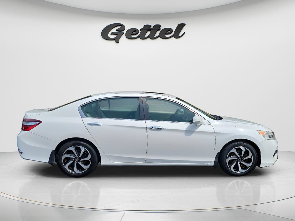 Used 2017 Honda Accord EX image 4