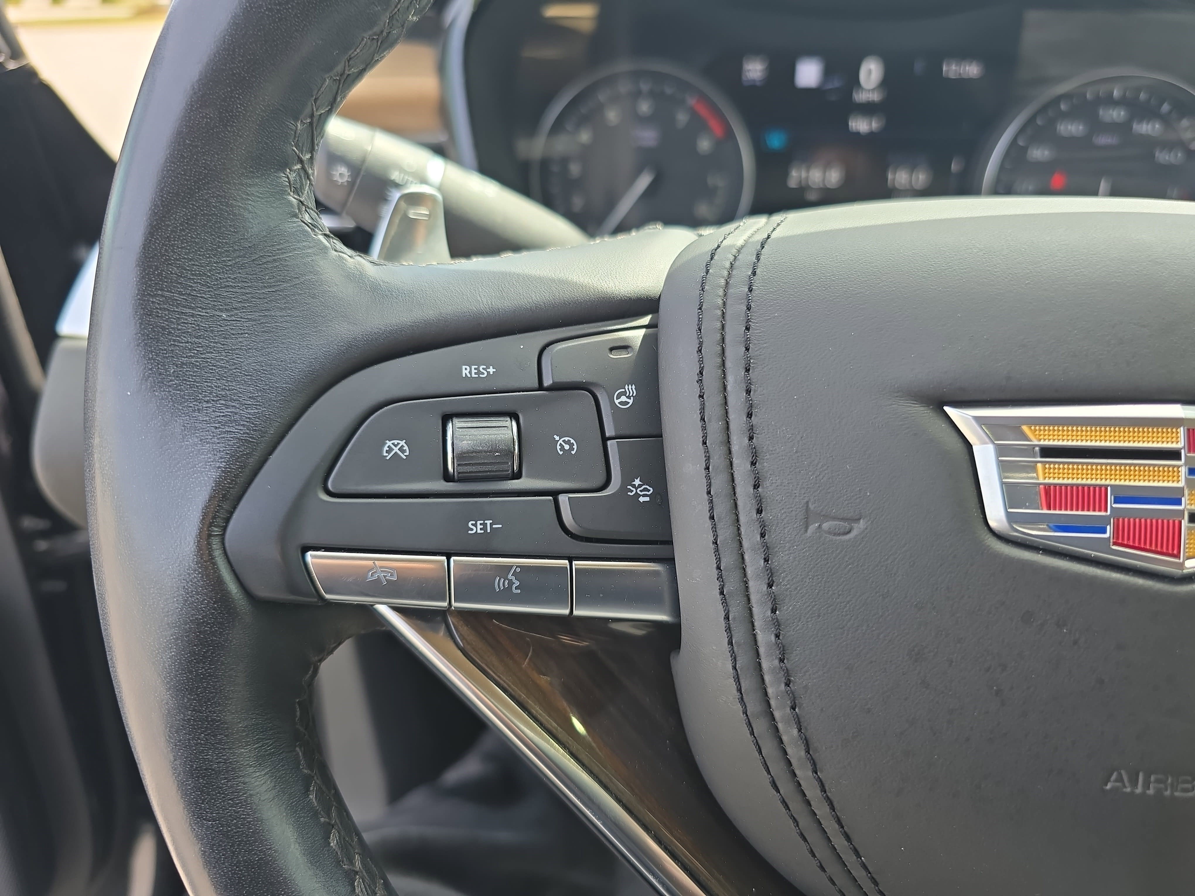Used 2023 Cadillac XT6 Sport w/ Platinum Package image 16