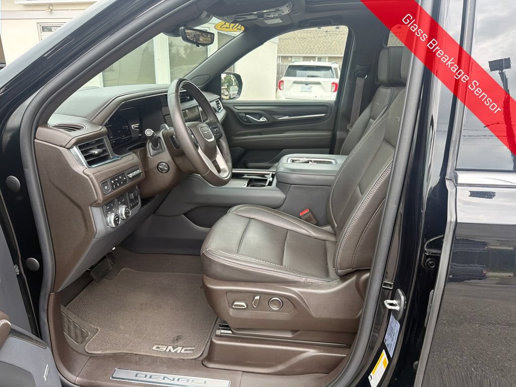 Used 2023 GMC Yukon XL Denali w/ Denali Reserve Package AWD/4WD image 11