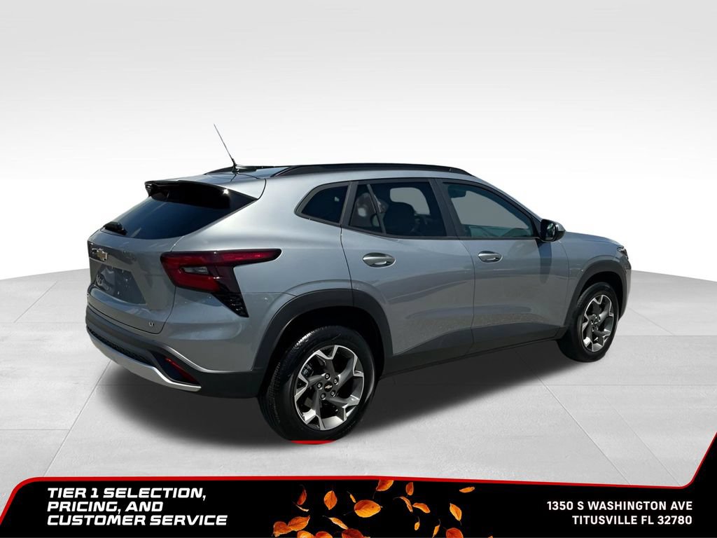 Used 2025 Chevrolet Trax LT w/ LT Convenience Package FWD image 9